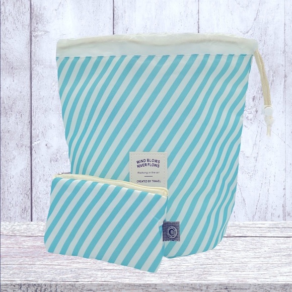 Blue/White Cosmetic Cinch Bag NWOT - Picture 1 of 2